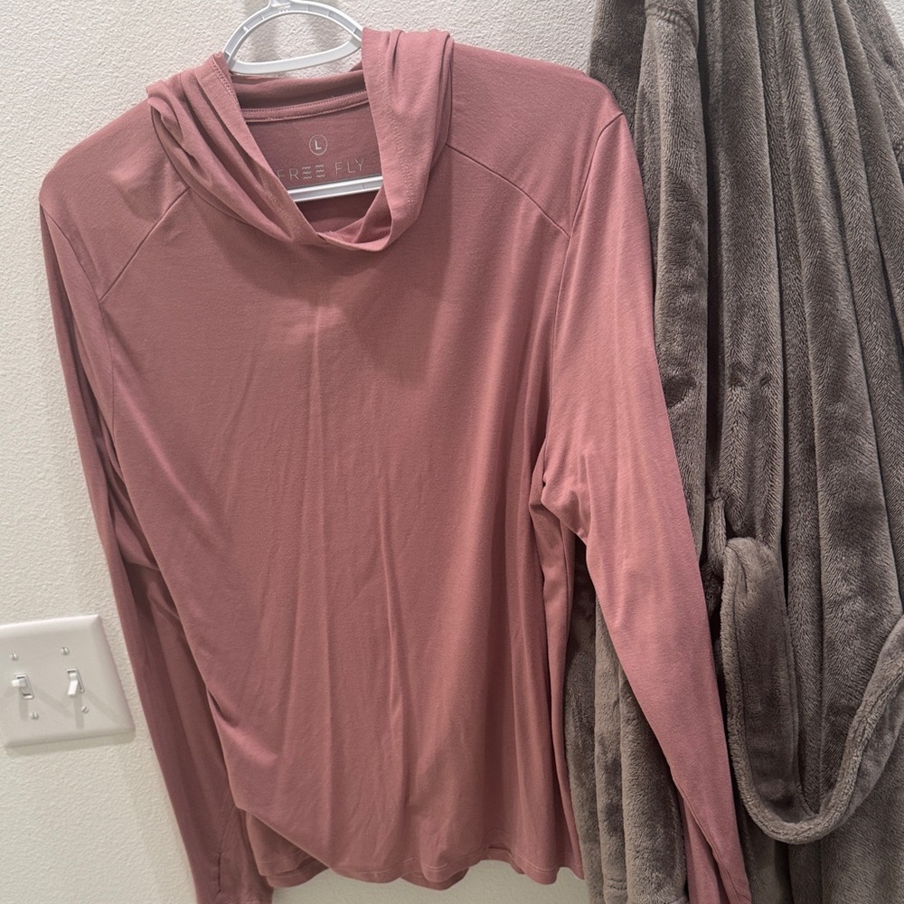 Free Fly Apparel Women's Hoodie in Mauve